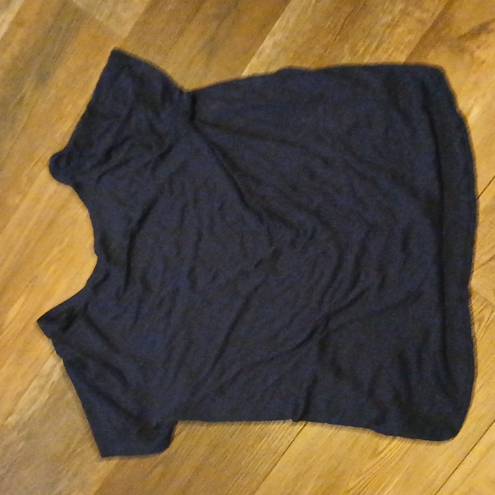 V-neck tee - Picture 6 of 6